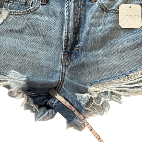 Altar’d State High Rise Distressed Denim Shorts Medium Wash Size 24 - Picture 4 of 9